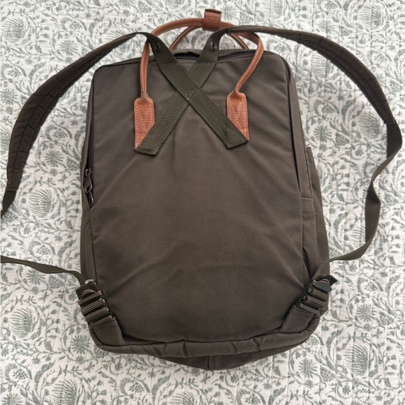 Fjallraven kanken no. 2 laptop 15” backpack dark olive - Picture 4 of 6